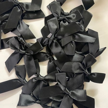 100ببيونة لون أسود مقاس1.5cm